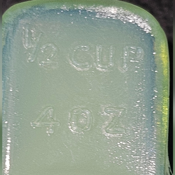 Vintage Jadeite Measuring Cups 1/2 And 1/4 - Picture 5 of 9